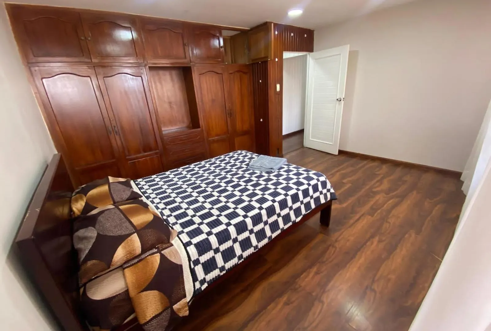 Apartment Gigante Departamento Para 10 Personas Con Dos Parqueaderos Cuenca