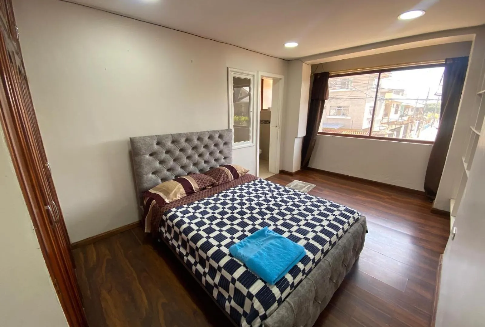Apartment Gigante Departamento Para 10 Personas Con Dos Parqueaderos Cuenca Ecuador